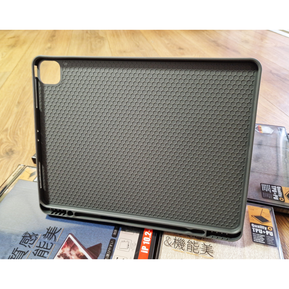 Чохол REMAX Chan Series Leather Case PT-10 for iPad Pro 12.9“ (2019-2022) бежевий + відсік для стилуса